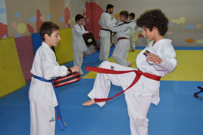 Miniklere Taekwondo Kursu, Gip Kemer Terfi Sınavı Yapıldı