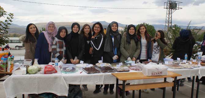 Vezirköprü'de Öğrenciler yararına kermes