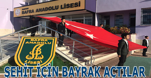 ŞEHİT İÇİN BAYRAK AÇTILAR