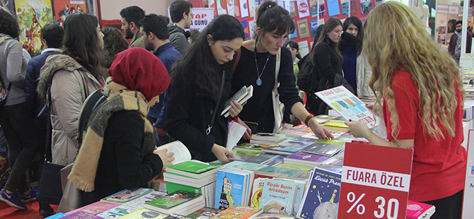 Karadeniz 4. Kitap Fuarı'na yoğun ilgi