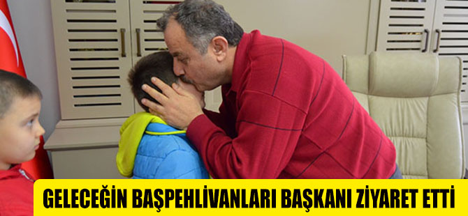 GELECEĞİN BAŞPEHLİVANLARINDAN BAŞKAN ÖZBALCI’YA ZİYARET