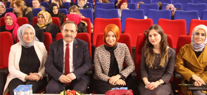 Bafra'da "Kadın Hakları" konulu seminer gerçekleştirildi.