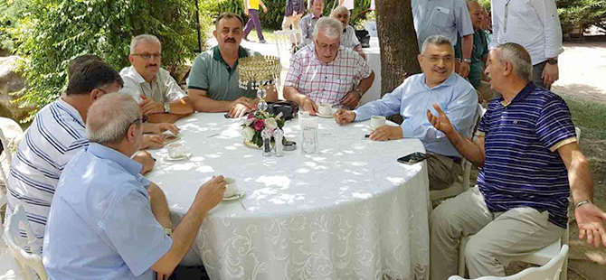 ÖZBALCI, SAMSUN YÜKSEK İSLAM ENSTİTÜSÜ MEZUNLARIYLA BİR ARADA