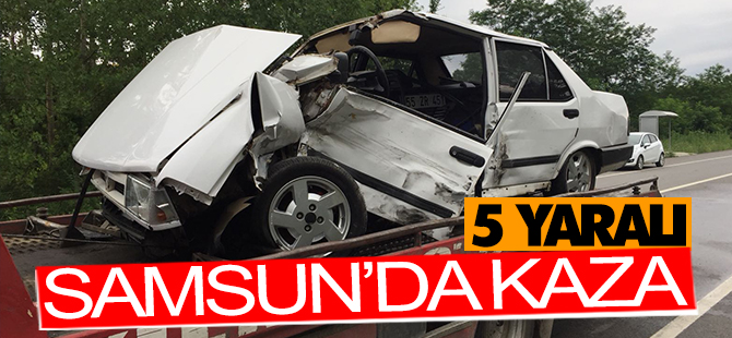 Samsun'da otomobil ile minibüs çarpıştı: 5 yaralı