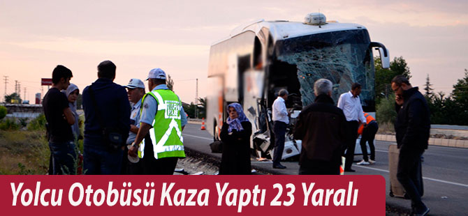 Yolcu Otobüsü Kaza Yaptı 23 Yaralı