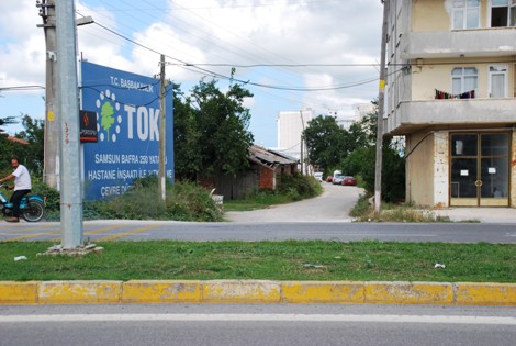 HASTANE YAPILIYOR AMA YOL SORUN