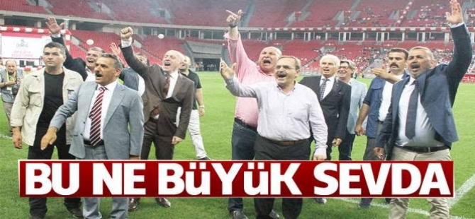 Samsun Maçında  Zihni Şahin'e Sevgi Seli