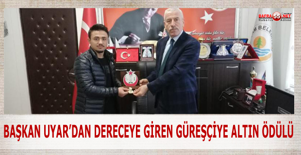 Başkan Uyar’dan Dereceye Giren Güreşçiye Altın Ödülü