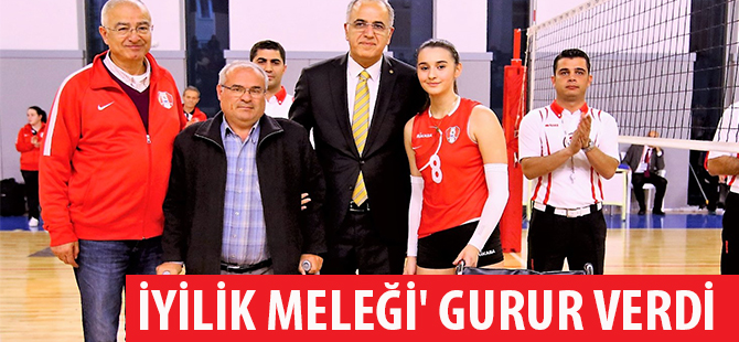 TÜRKİYE'NİN ALKIŞLADIĞI SPORCU