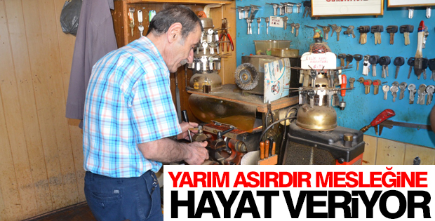 Yarım asırdır mesleğine hayat veriyor