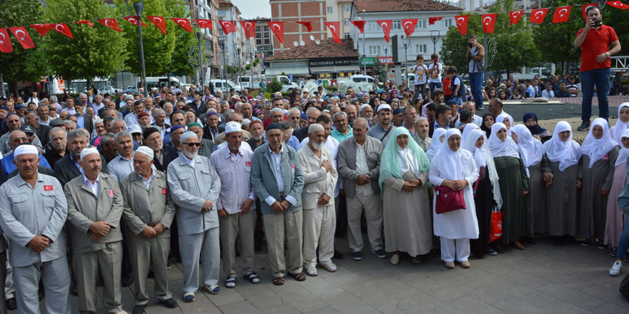 Havza'da 60 hacı adayı kutsal topraklara uğurlandı.