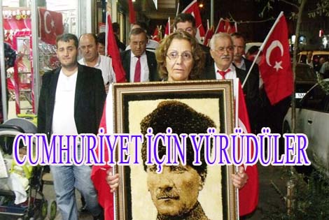 BAFRA'DA CHP'DEN CUMHURİYET YÜRÜYÜŞÜ