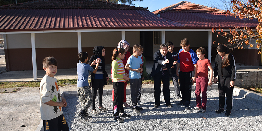 Yakakent  Belediyesi’nden Okullara Bocce Sahası