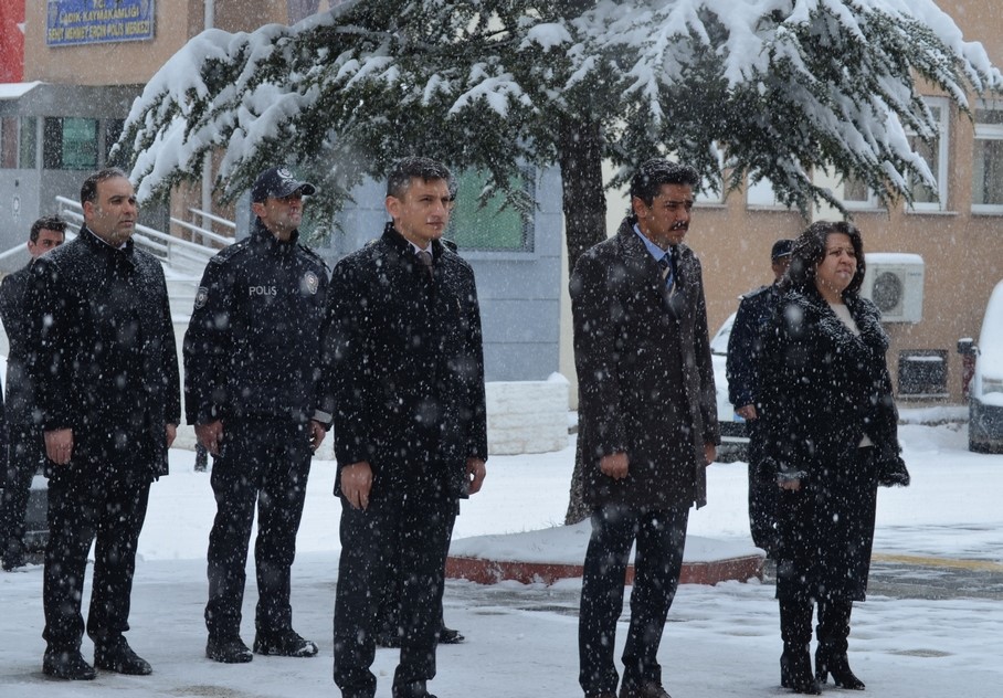 18 MART ÇANAKKALE ZAFERİ ÇELENK SUNMA TÖRENİ