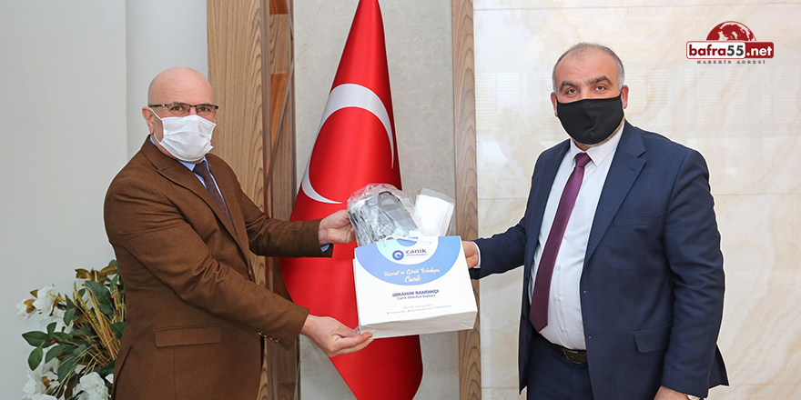 Sandıkçı'dan Mahalle Muhtarlarına Maske