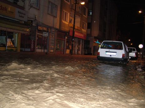 Aşırı yağış Alaçam'ı vurdu