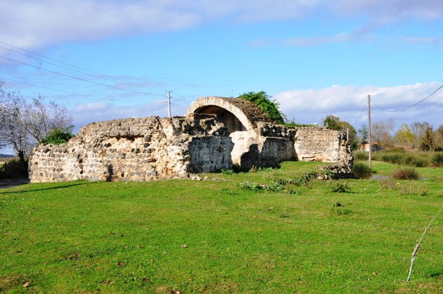 TARİHİ HAMAM İLGİ BEKLİYOR