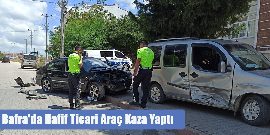 Bafra'da Hafif Ticari Araç Kaza Yaptı