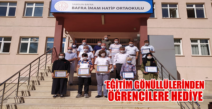 Eğitim Gönüllülerinden Öğrencilere Hediye