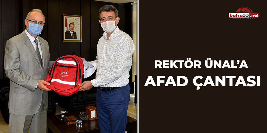 Rektör Ünal'a AFAD Çantası