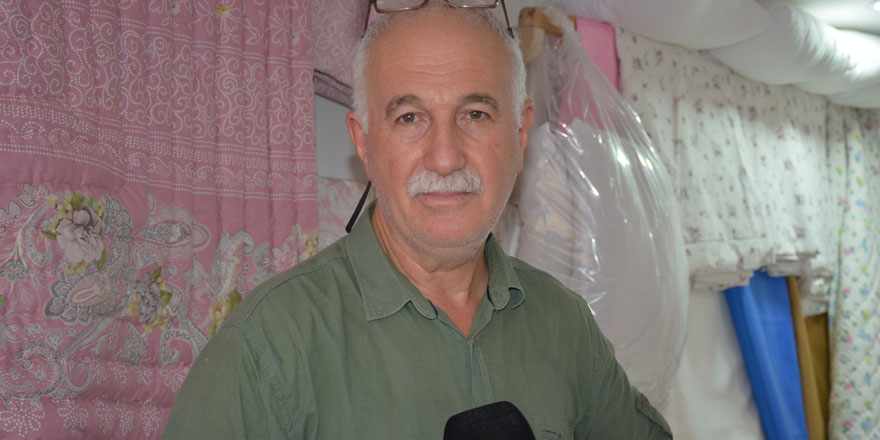 Yün çuvalında bulduğu altınları sahibine teslim etti