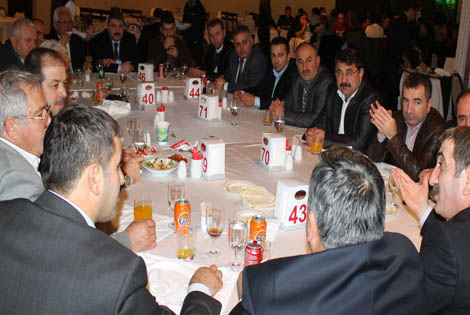 BAŞKAN KÖKTAŞ, KURUCU İLÇE BAŞKANLARI İLE BİRARAYA GELDİ