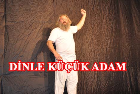 BAFRA'DA DİNLE KÜÇÜK ADAM OYUNU SAHNELENDİ