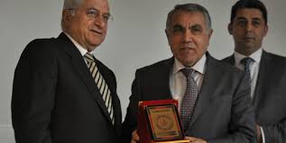 Turgut Şahinol'a anlamlı plaket