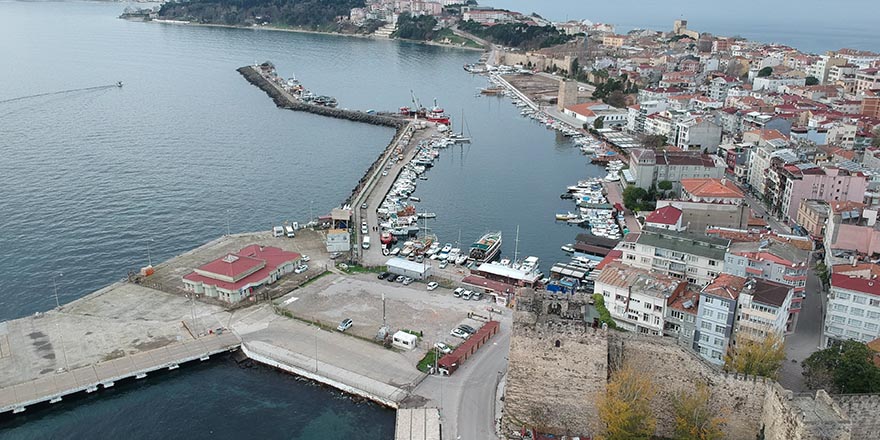 Sinop'a kar geliyor