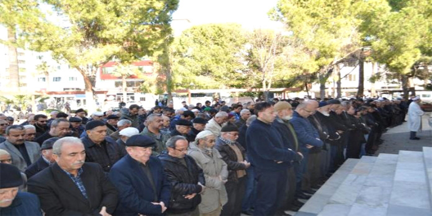 ÜLKÜCÜLER BÜYÜKCAMİDE GIYABİ CENAZE NAMAZI KILIDILAR