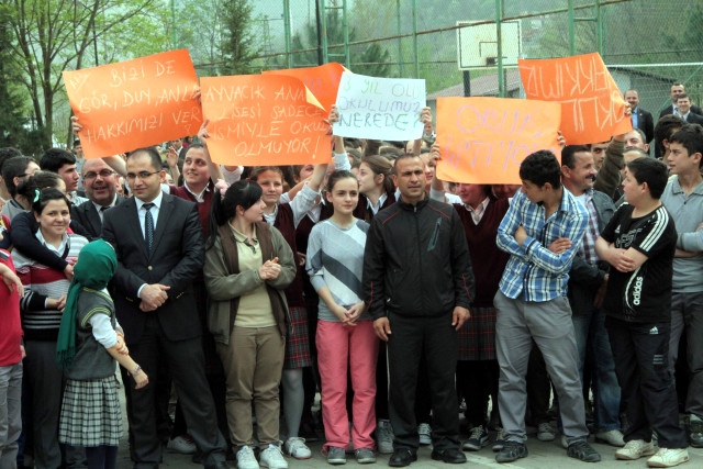 BAKAN YAZICI’DAN OKUL SÖZÜ ALDILAR