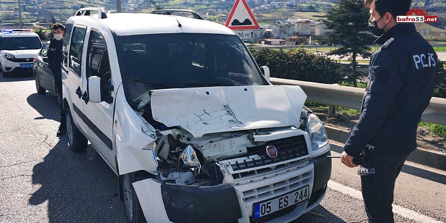 Samsun'da hafif ticari araç ile kamyonet çarpıştı: 1 yaralı