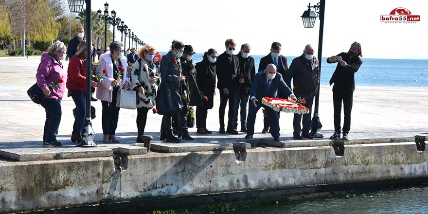 Sinop’ta mübadiller denize çelenk bıraktı