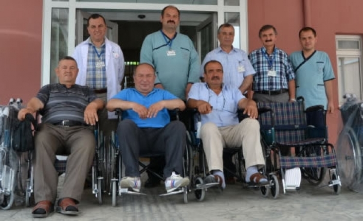 Emekli astsubaydan hastaneye 10 tekerlekli sandalye