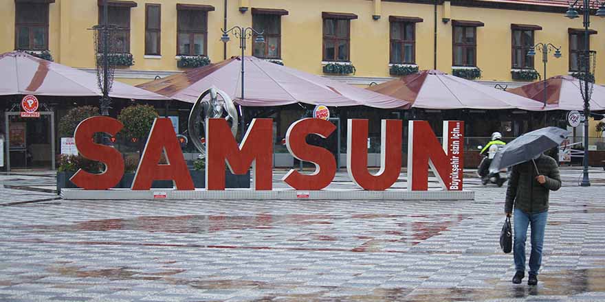 Samsun'da sağanak yağış etkili oldu