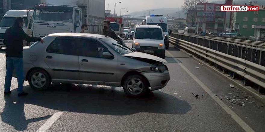 Samsun'da otomobil bariyerlere çarptı!