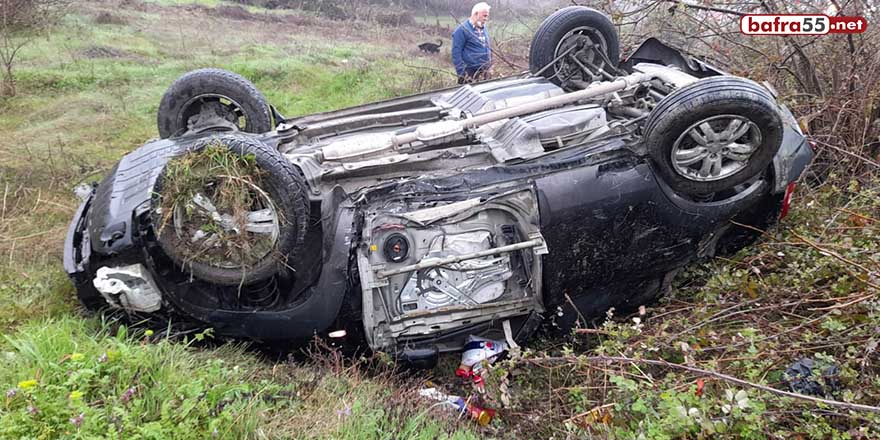 Sinop'ta otomobil tarlaya uçtu: 1’i ağır 2 yaralı