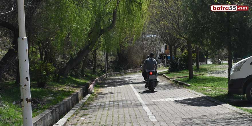 Boyabat'ta yürüyüş yolunda vatandaşlar tehlikede