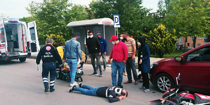 Samsun'da motosiklet ile otomobil çarptıştı: 2 yaralı