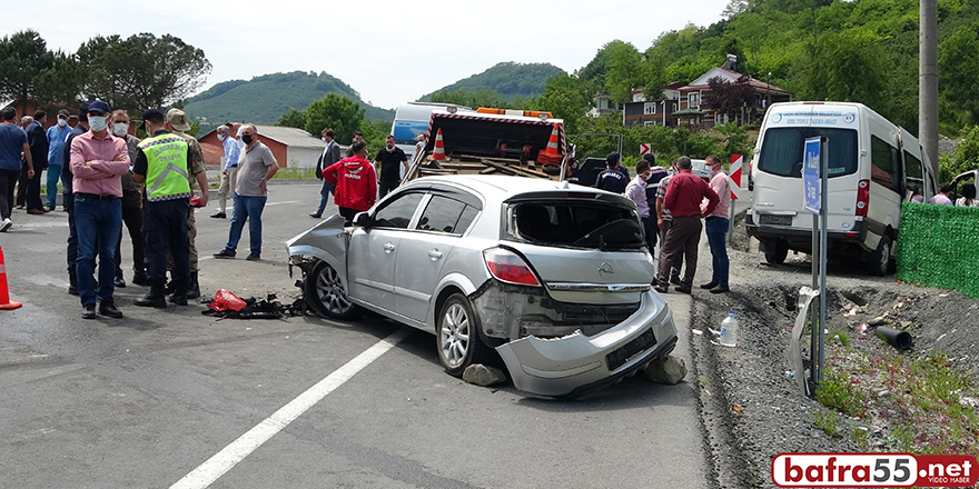 Ordu’da otomobil ile yolcu minibüsünün çarpıştı 15 yaralı