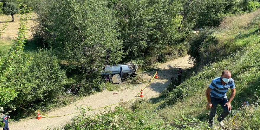 Sarımsak toplamaya giden araç devrildi 1 ölü 8 yaralı