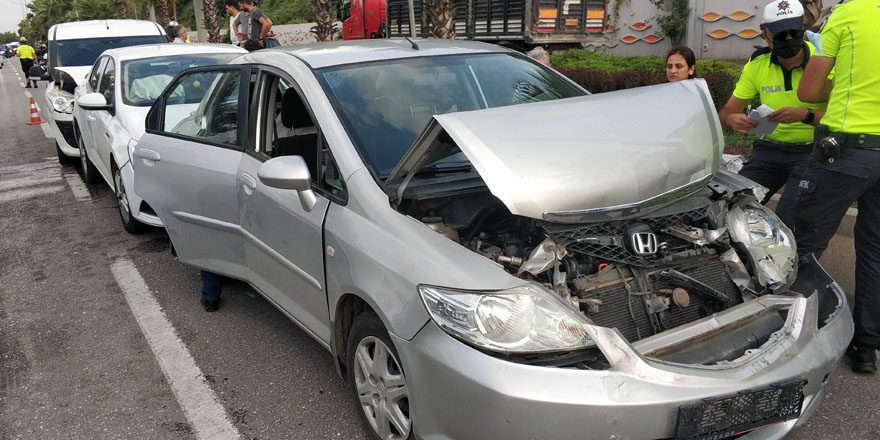 Samsun'da 4 aracın karıştığıa kazada 1 polis yaralandı