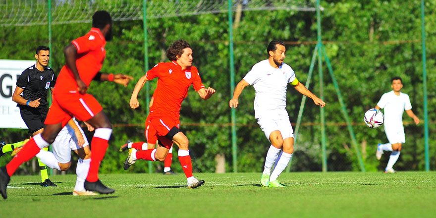 Samsunspor hazırlık maçında Bursaspor'u 2-1  yendi