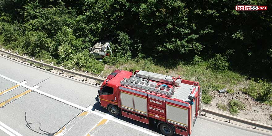 Sinop’ta otomobil şarampole yuvarlandı: 2 yaralı