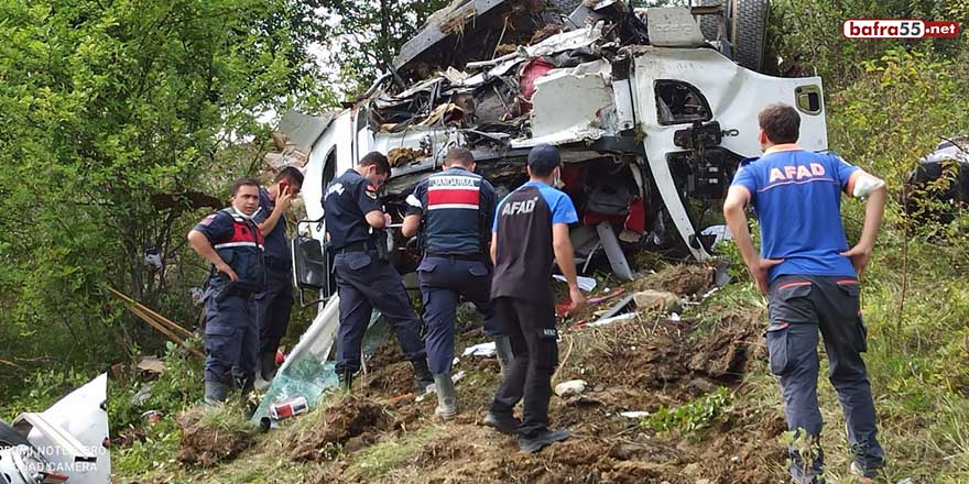 Sinop'ta freni patlayan kamyonet takla attı: 1 yaralı