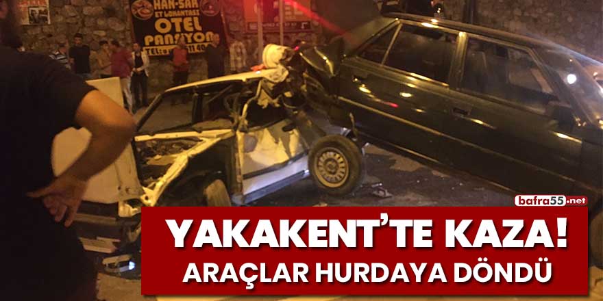 Yakakent'te kaza! Araçlar hurdaya döndü...