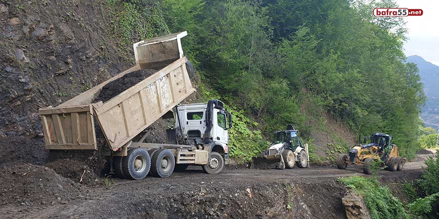 Ayancık’ta 39 kilometre yolu ulaşıma açtılar