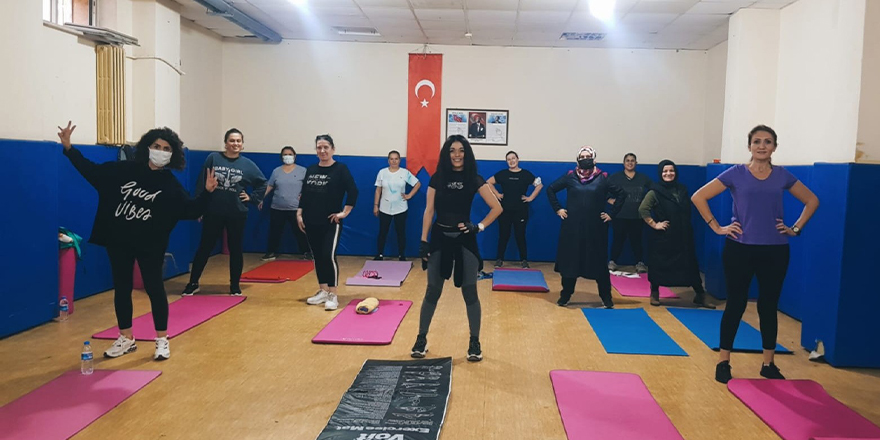 Yakakentli kadınlar fitness ile zayıflıyor