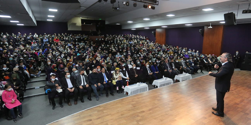 Sıtkı Aslanhan'dan "Pandemi Sonrası Aile İçi İletişim" konferansı