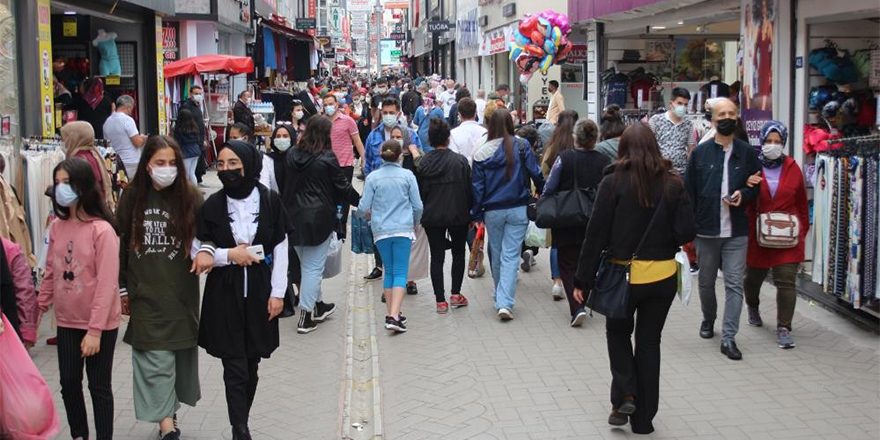 Profesörden yılbaşı uyarısı: "Delmicron varyantı 2022'nin kabus gibi geçmesine yol açabilir"